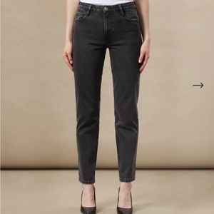 Frank & Oak The Cyndi High Rise Straight Jean